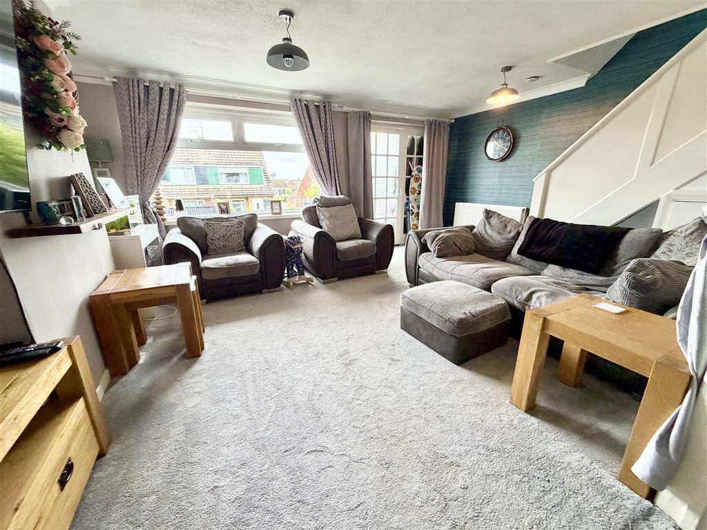 Property photo 3 of 24