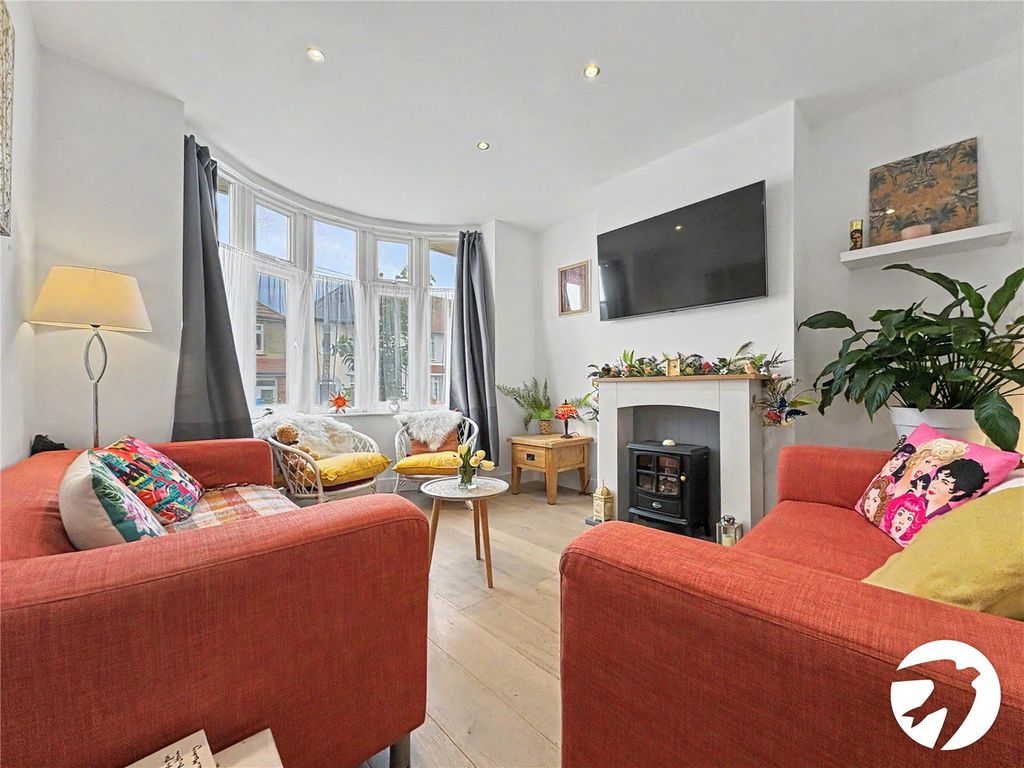 Property photo 2 of 19 Picture No. 12