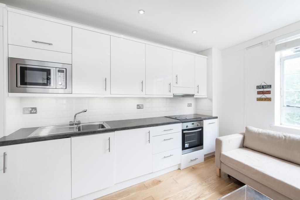 Property photo 3 of 7 Kitchen