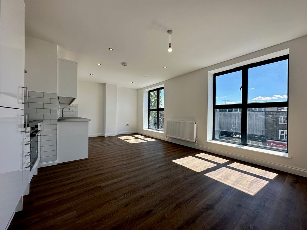 Property photo 1 of 7 Living Room