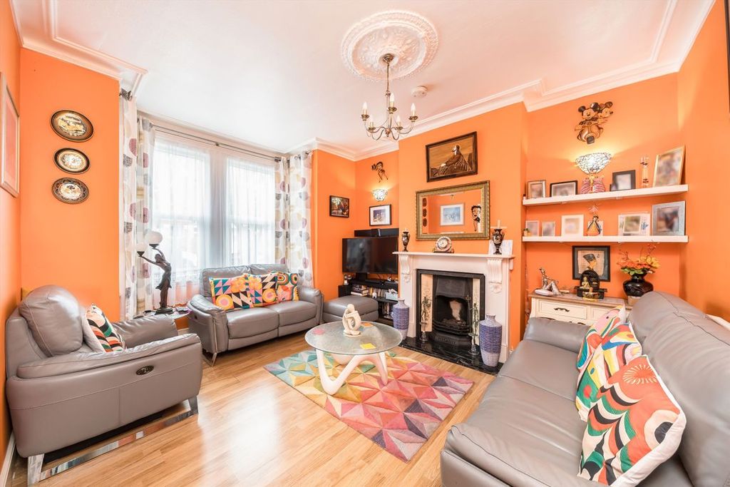 Property photo 2 of 9