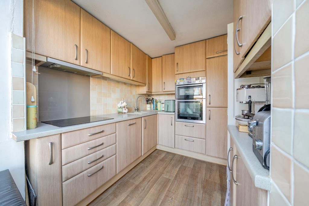 Property photo 2 of 21 Kitchen