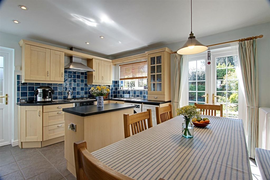 Property photo 2 of 17 Img_4929-Img_4934.Jpg