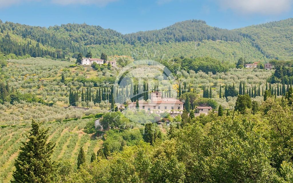 Property photo 2 of 26