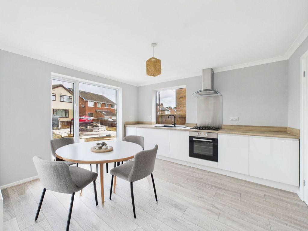Property photo 3 of 19 Dining/Kitchen (Virtually Furnished)
