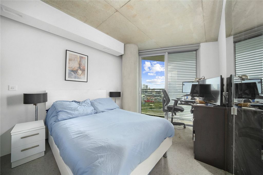 Property photo 3 of 18 Picture No. 06