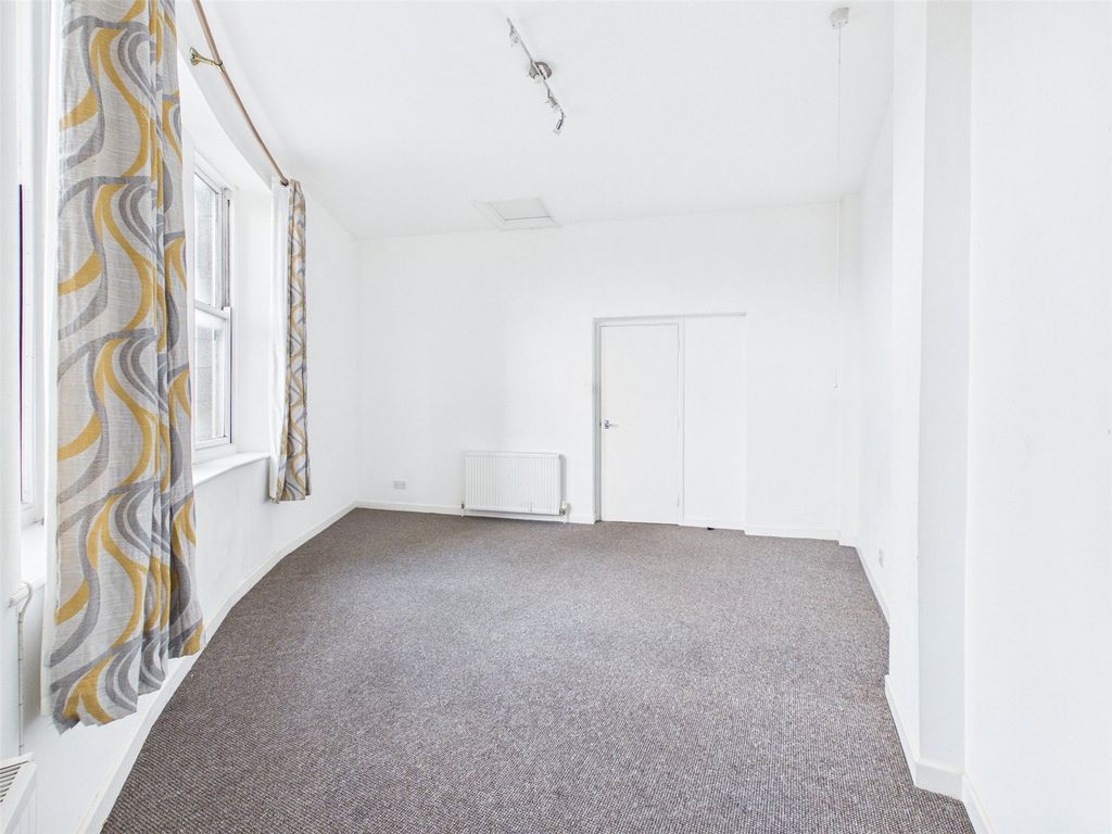 Property photo 2 of 6 Bedroom 1