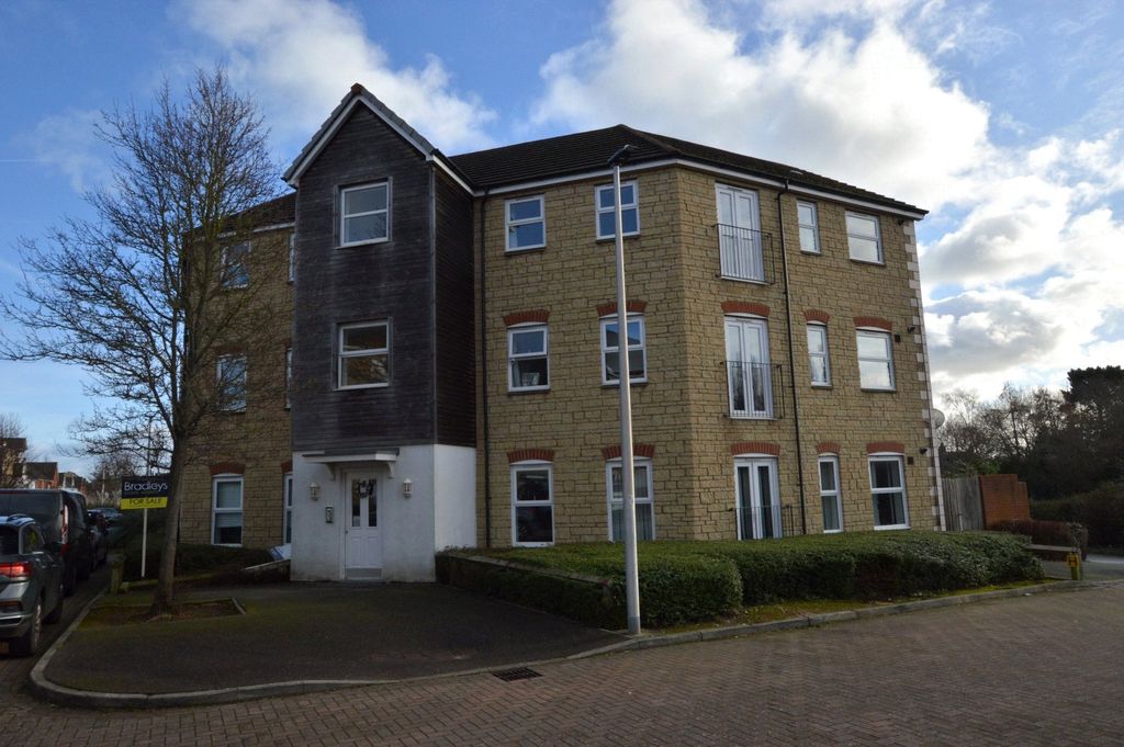 Property photo 1 of 13 Front