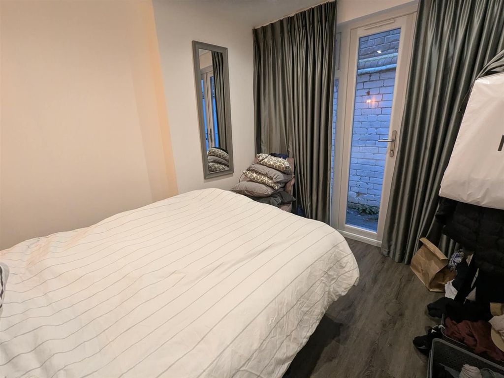 Property photo 3 of 4 Br2.Jpeg