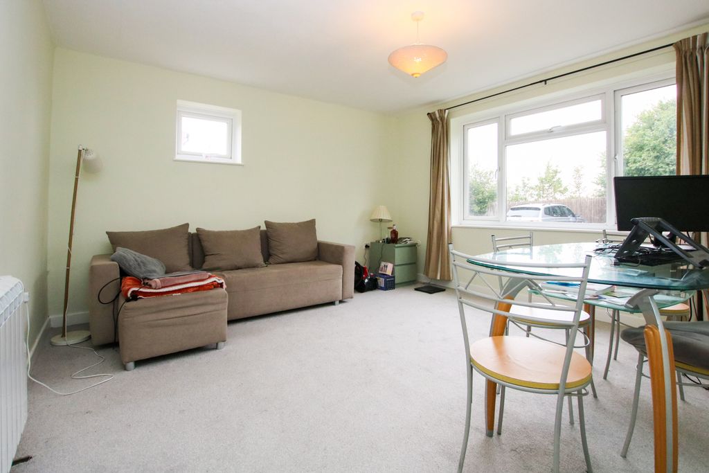 Property photo 2 of 6