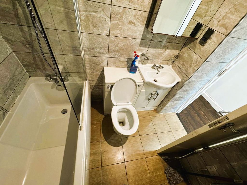 Property photo 2 of 8 Gallery