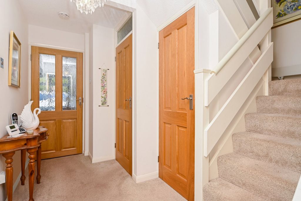 Property photo 3 of 35 Picture No. 11