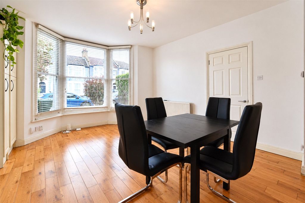 Property photo 3 of 12 Picture No. 05