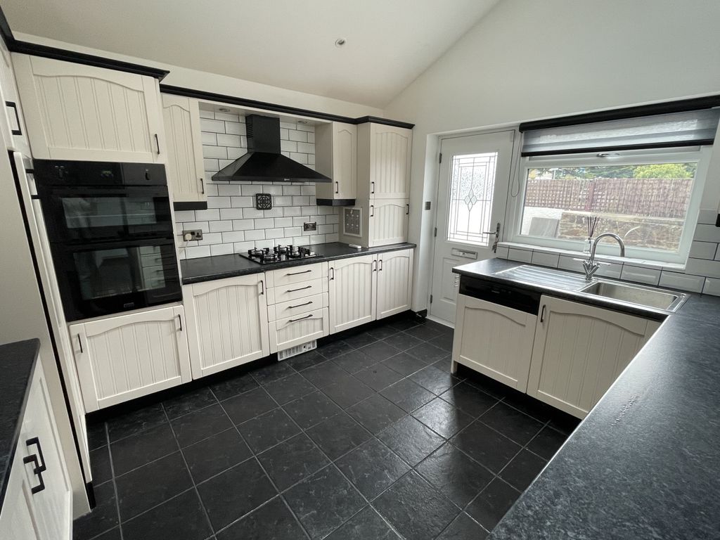 Property photo 3 of 17 Img_4784.Heic (1)