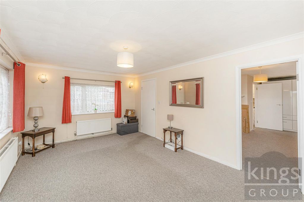 Property photo 2 of 13 _