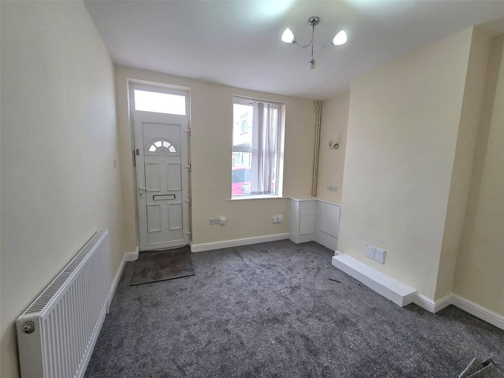 Property photo 3 of 18 Picture No. 04