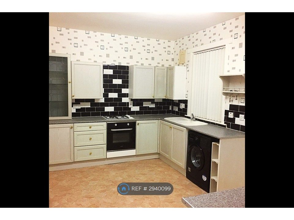 Property photo 2 of 14 Kitchen 1