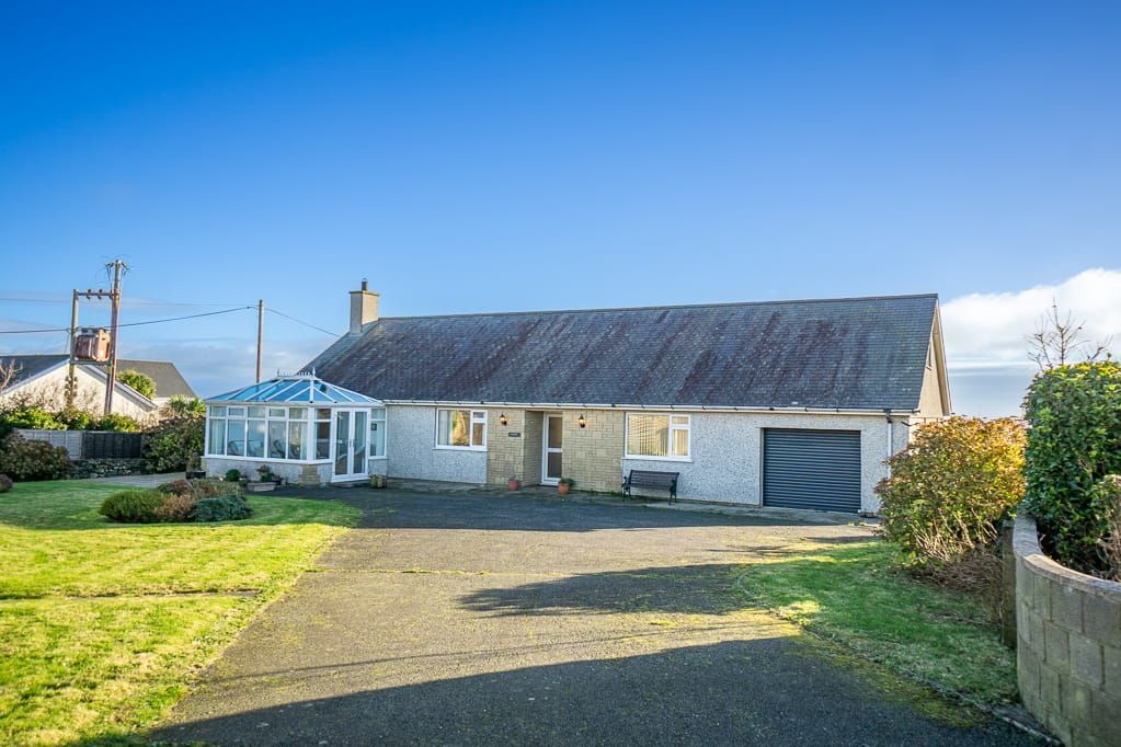 Property photo 1 of 32