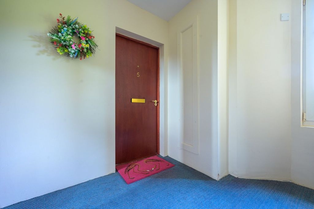 Property photo 2 of 23