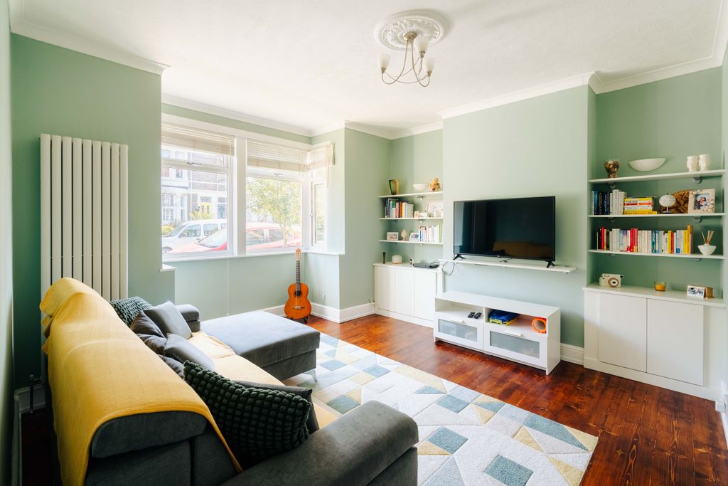 Property photo 2 of 17 2