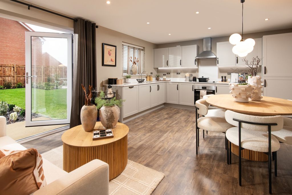 Property photo 3 of 11 010 Vistryne_Linden_Whitworthchase_Sunflower