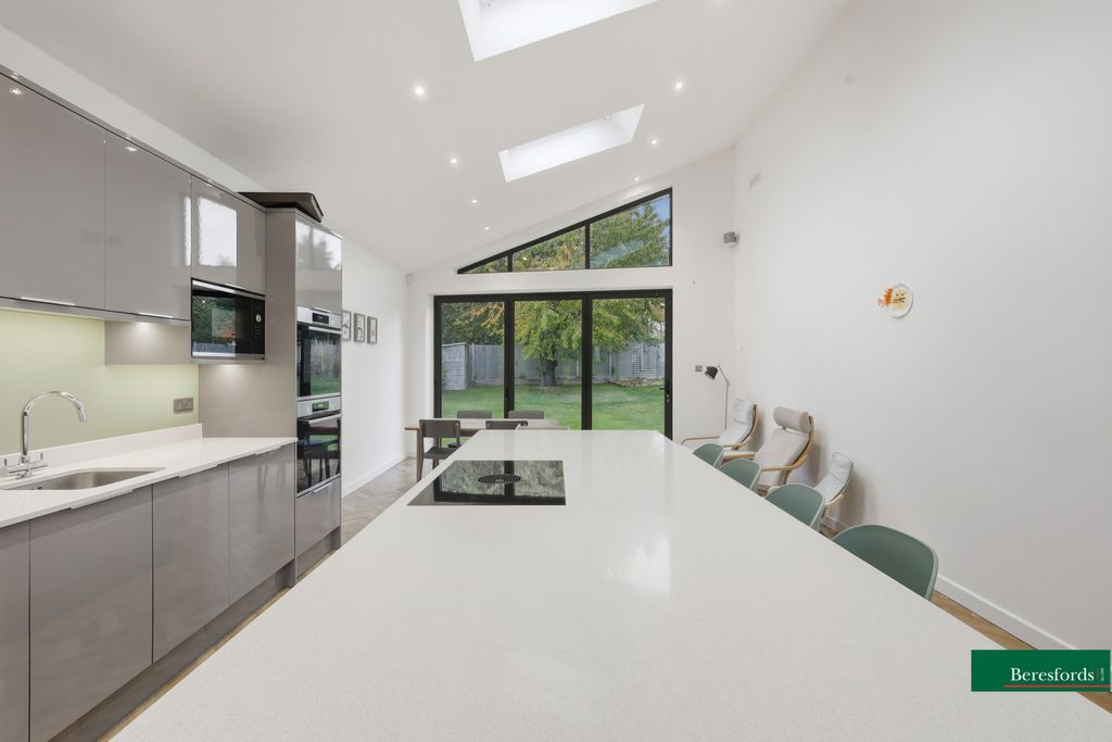 Property photo 3 of 26 Picture 3