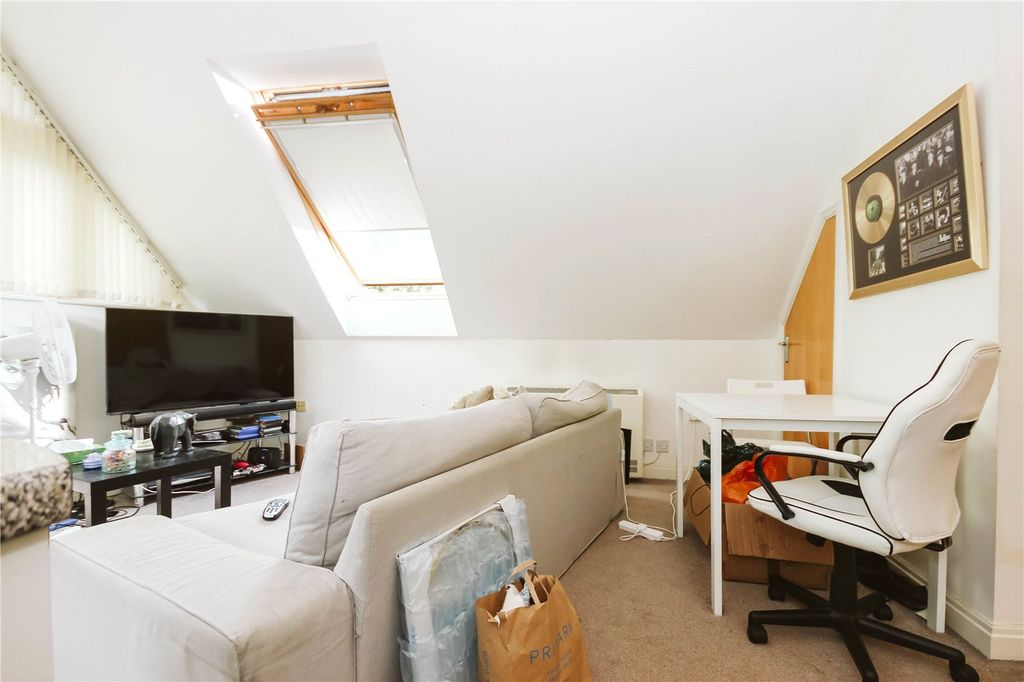 Property photo 3 of 6 Picture No. 01