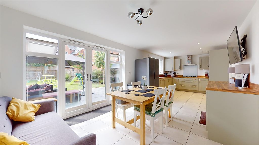 Property photo 3 of 26 Iimqxeefkeandiy379-Hpg Copy.Jpg