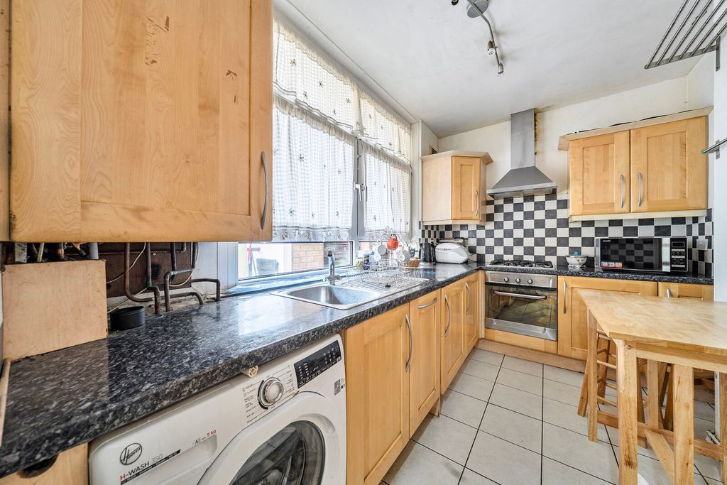 Property photo 3 of 11