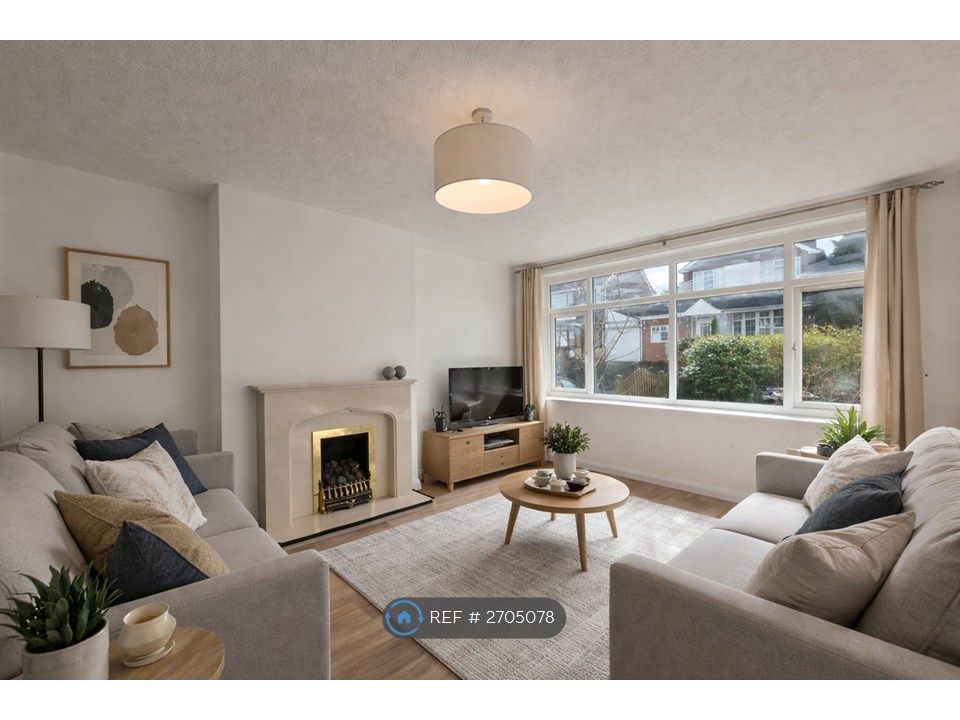 Property photo 3 of 9 Lounge