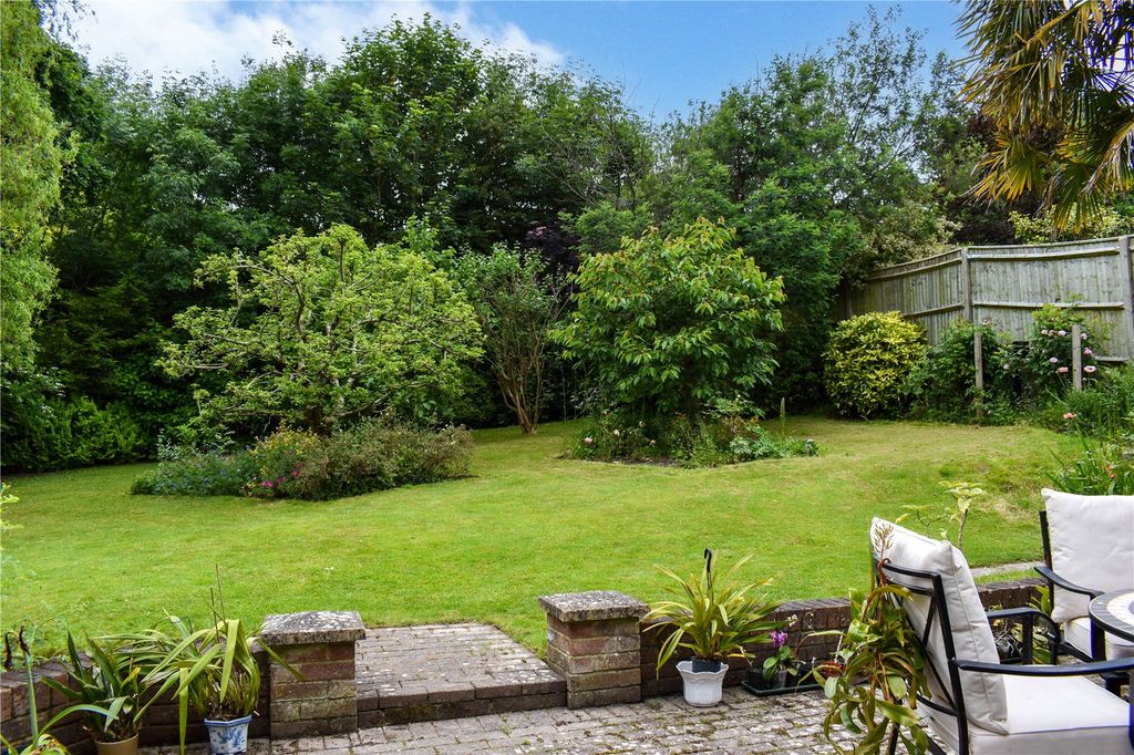 Property photo 2 of 22 Garden