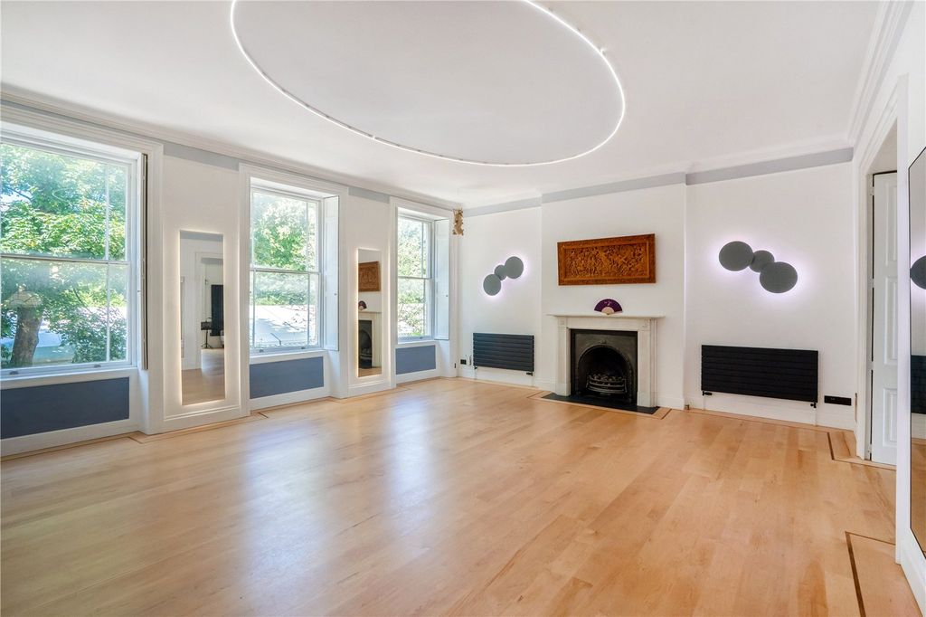 Property photo 2 of 22 Drawing Room