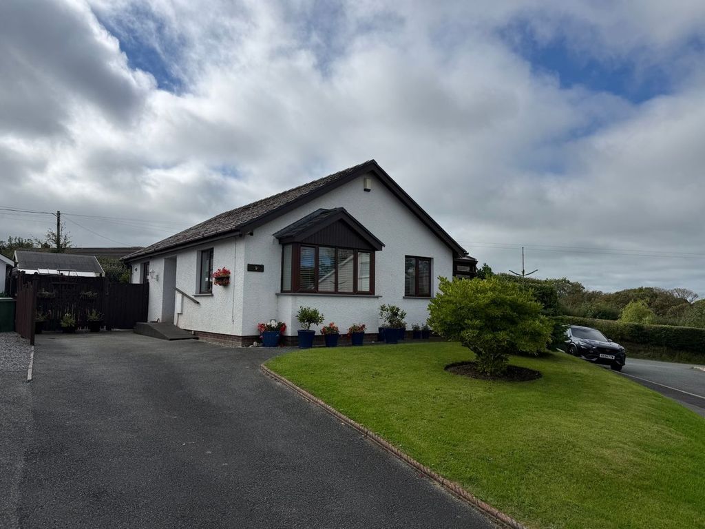 Property photo 2 of 38