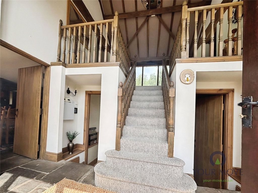 Property photo 2 of 25 Entrance Hall