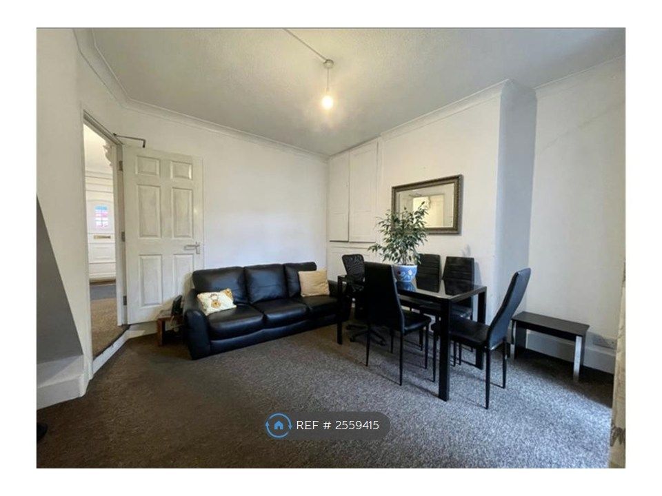 Property photo 2 of 11 Lounge/ Dining Room