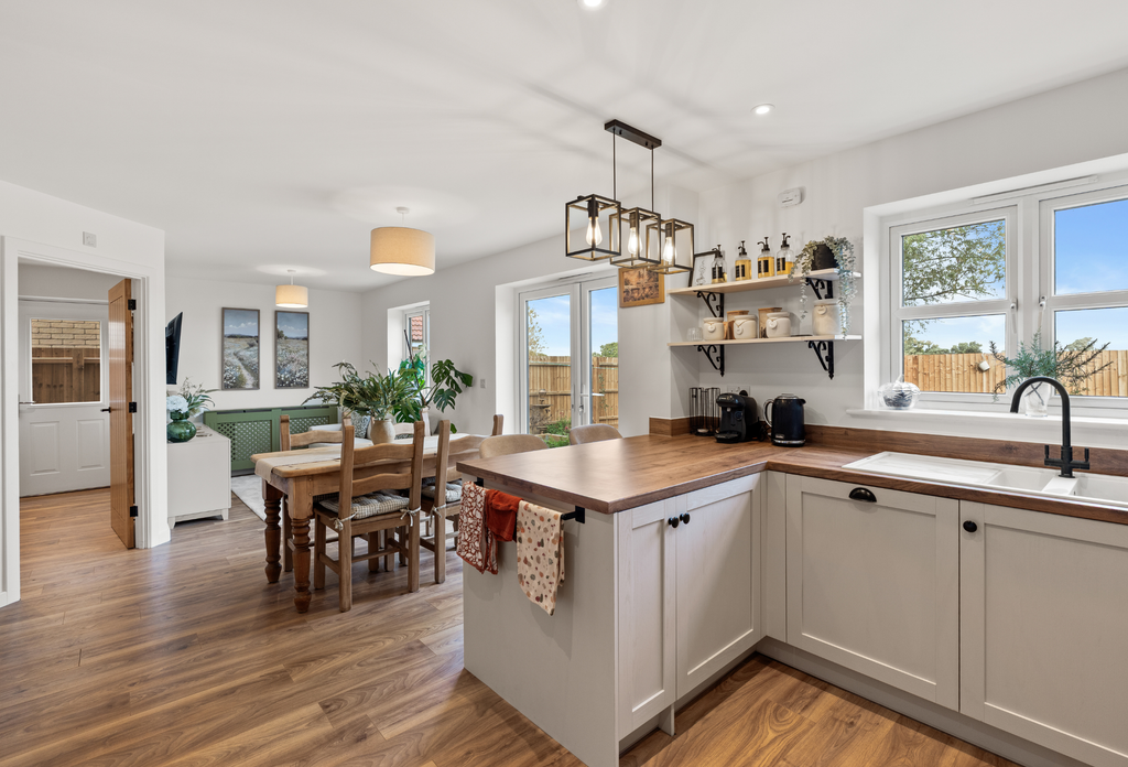 Property photo 1 of 11 The Larch - Kitchen Diner Snug