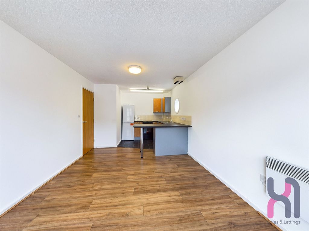 Property photo 3 of 7 Picture No. 08