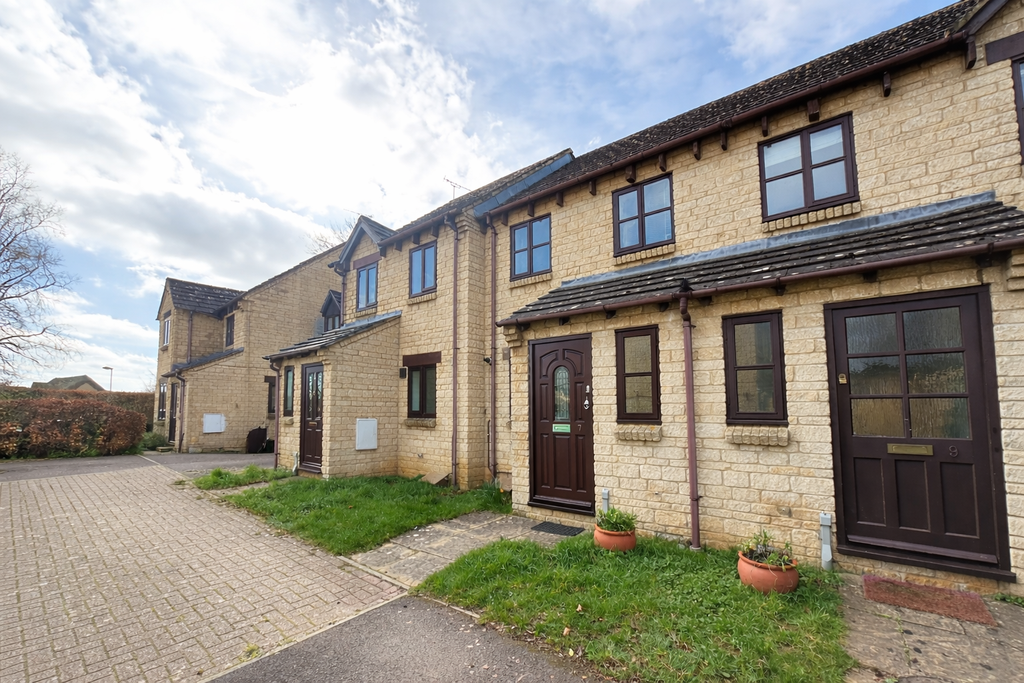 Property photo 1 of 10 Front