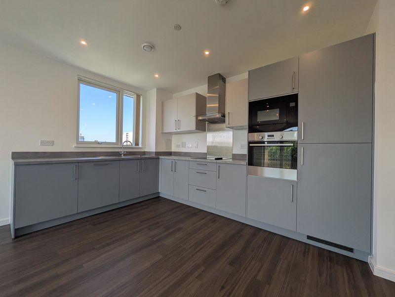 Property photo 2 of 8 Photo 7