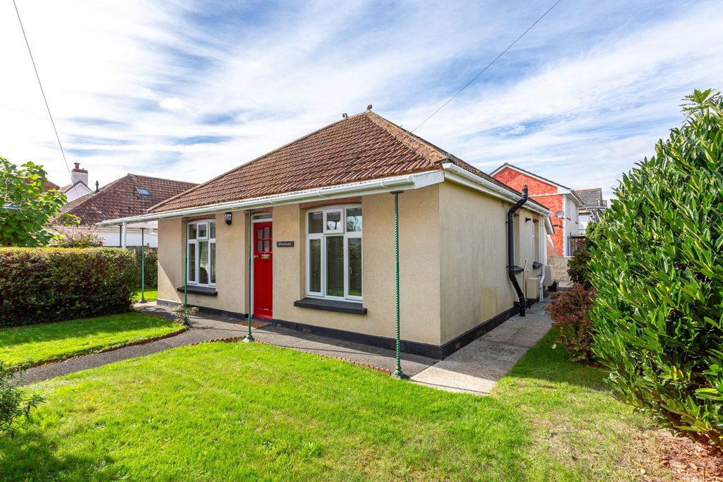 Property photo 2 of 34