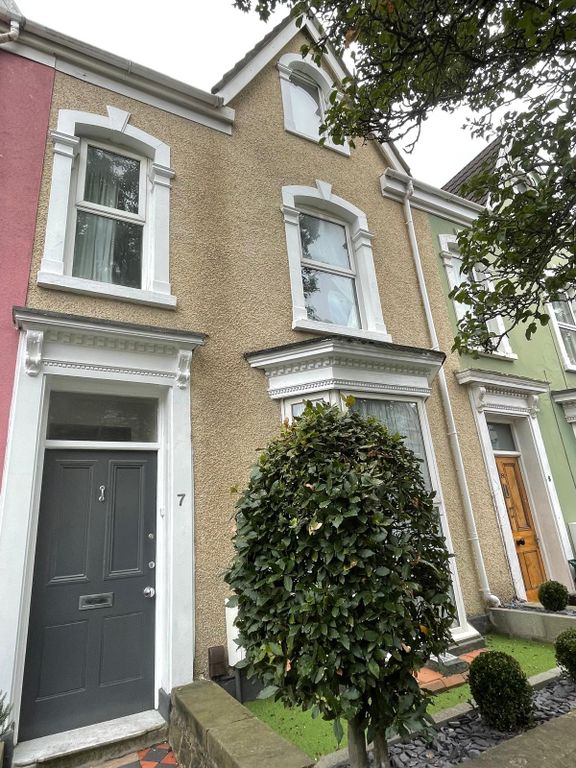 Property photo 1 of 8