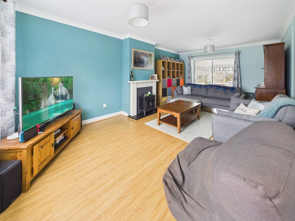 Property photo 2 of 17 Living Room