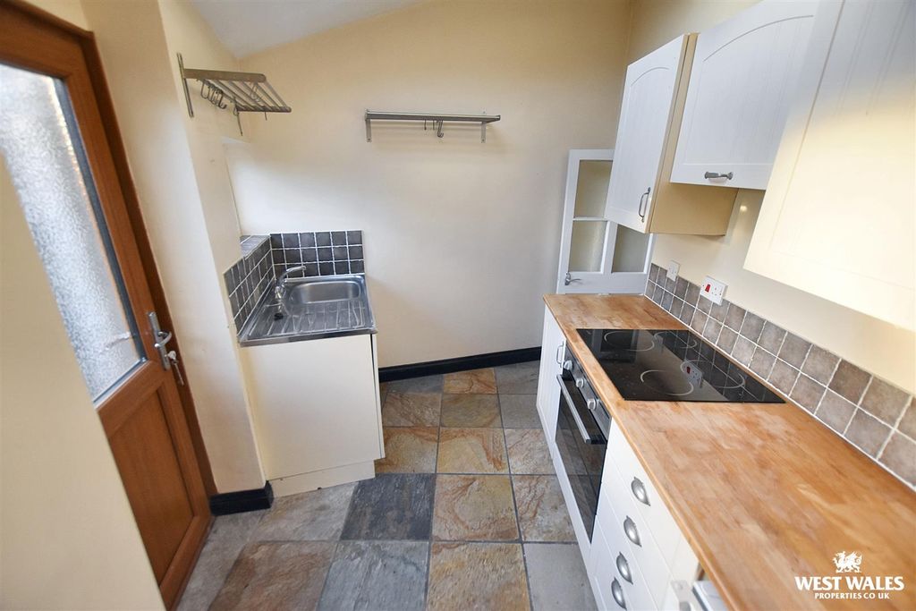 Property photo 3 of 15 9 (22).Jpg
