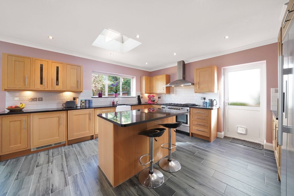 Property photo 3 of 19 5064229