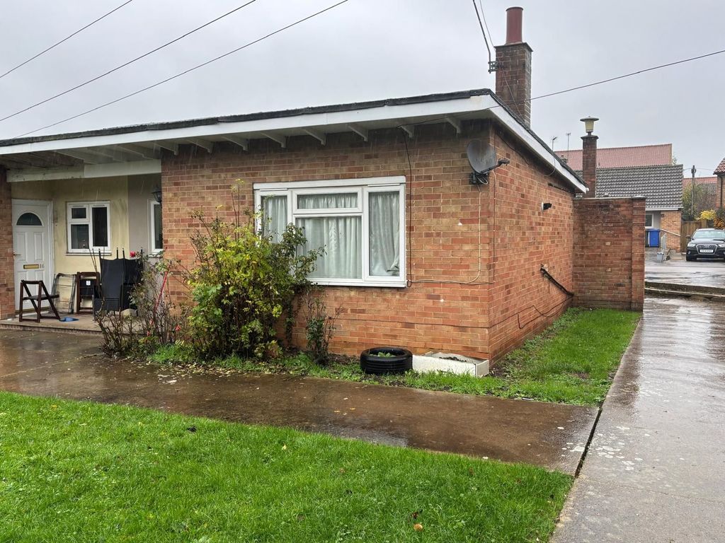 Property photo 2 of 12