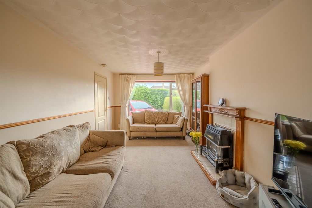 Property photo 3 of 20 12 Trostrey Close-16.Jpg