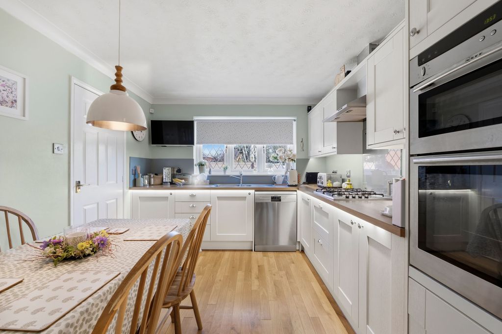 Property photo 3 of 16