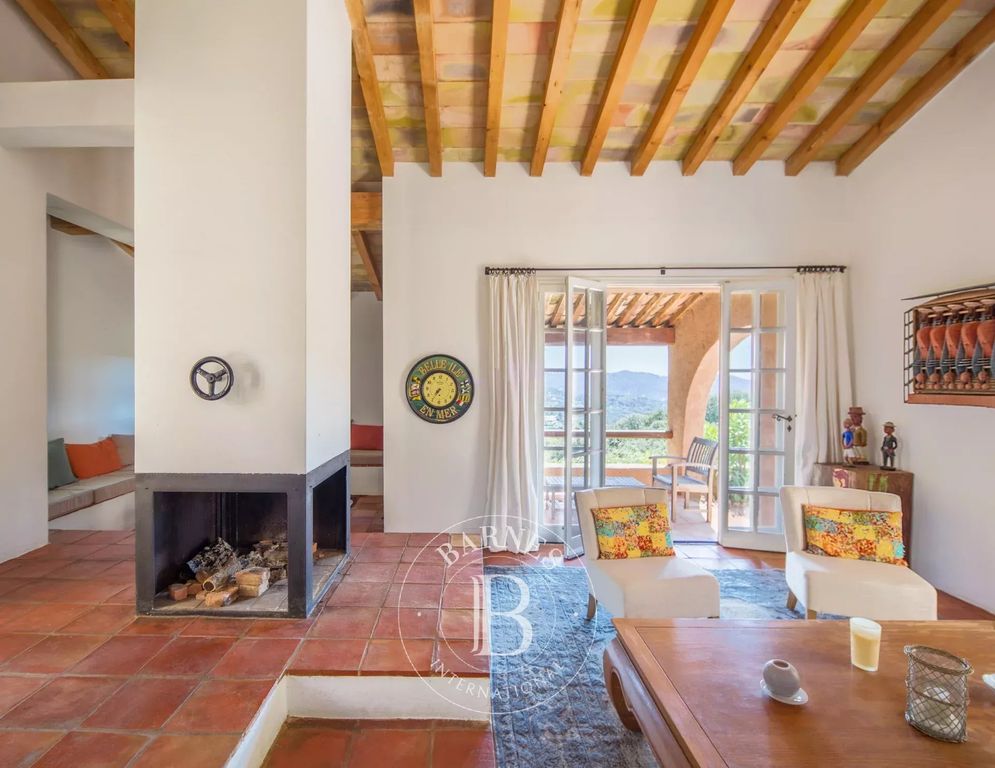 Property photo 3 of 11