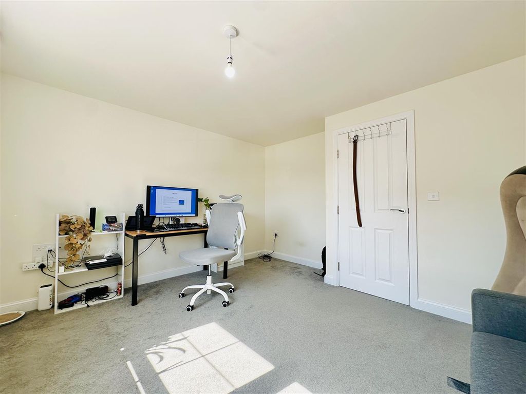 Property photo 2 of 14 Lounge