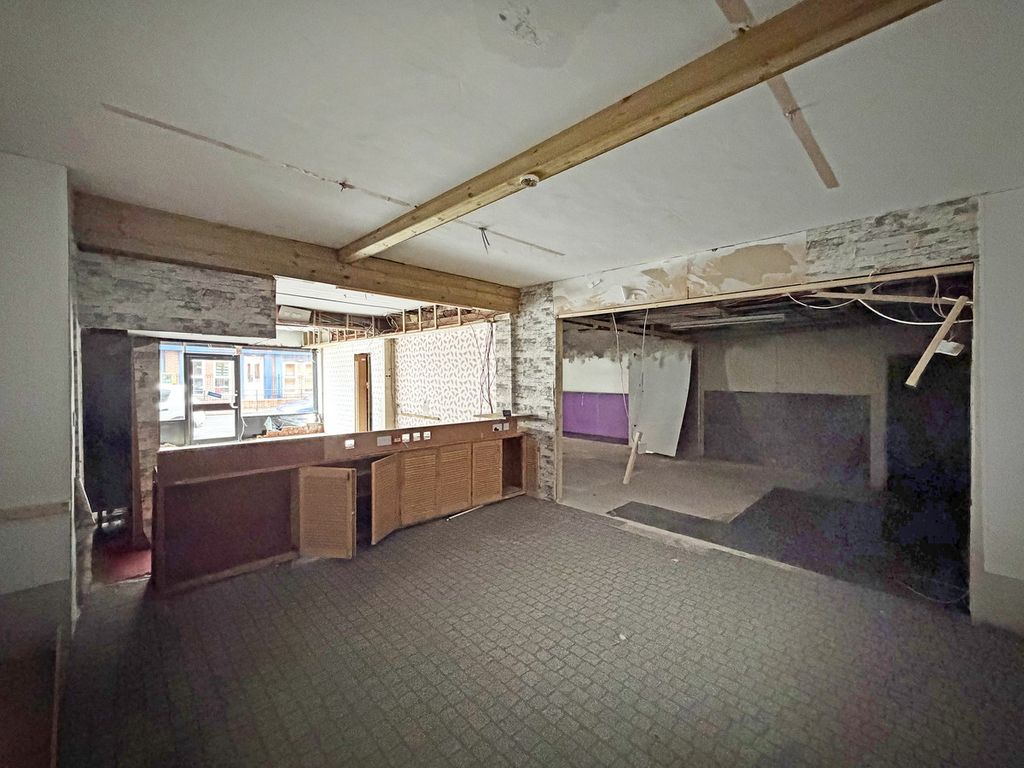 Property photo 2 of 35